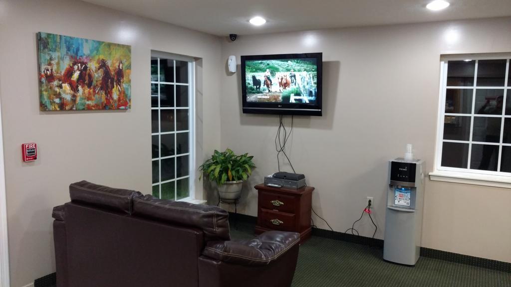 Hurricane Inn Waynesboro Екстериор снимка