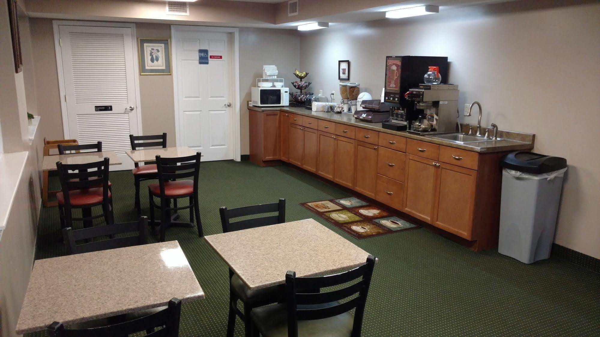 Hurricane Inn Waynesboro Екстериор снимка